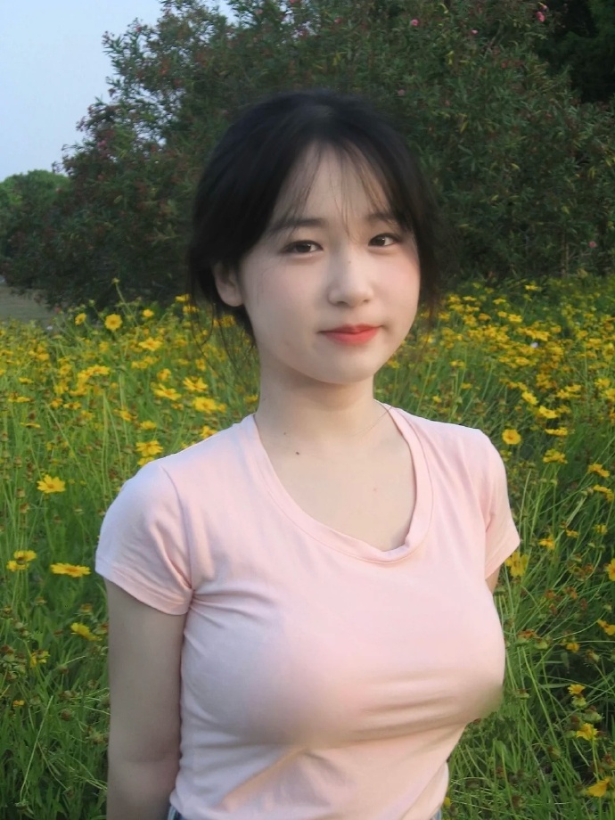 开裙子让男生诵开元棋牌女的趴(图1)